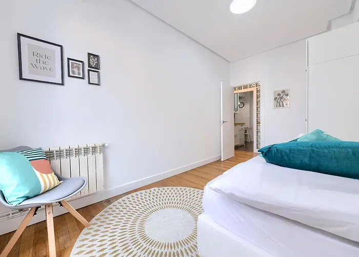 Iturribide Hogar Moderno Junto Al Metro * Бильбао