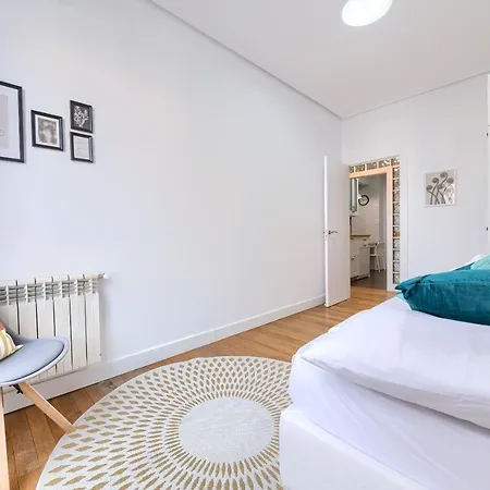 Iturribide Hogar Moderno Junto Al Metro * Бильбао