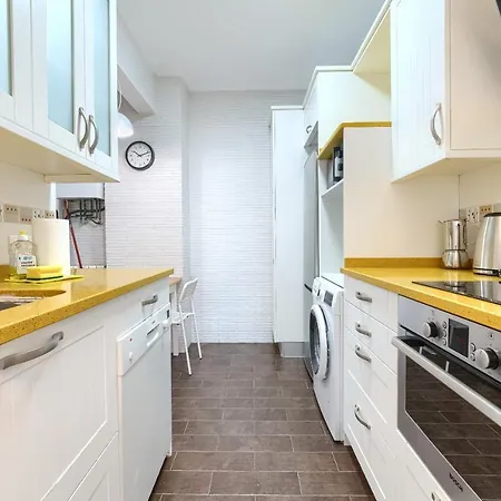 Iturribide Hogar Moderno Junto Al Metro * Бильбао